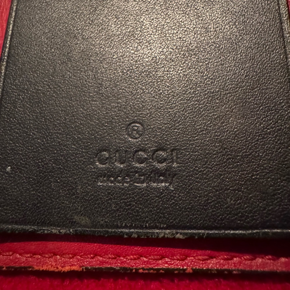 Rare Gucci Beige Key Holder with Bow Accent - Picture 9 of 10